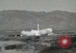 Standbild Redstone Rakete beschossen White Sands White Sands Missile Range, New Mexico United State USA, 1960, aus Sekunde 8 historischem Filmmaterial Videoclip 65675023461