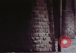 Standbild eads Bridge und Brooklyn Bridge New York United States USA, 1970, aus Sekunde 33 historischem Filmmaterial Videoclip 65675023498