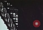 Standbild eads Bridge und Brooklyn Bridge New York United States USA, 1970, aus Sekunde 37 historischem Filmmaterial Videoclip 65675023498