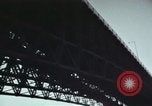 Standbild eads Bridge und Brooklyn Bridge New York United States USA, 1970, aus Sekunde 43 historischem Filmmaterial Videoclip 65675023498
