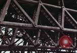 Standbild eads Bridge und Brooklyn Bridge New York United States USA, 1970, aus Sekunde 44 historischem Filmmaterial Videoclip 65675023498