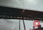 Standbild eads Bridge und Brooklyn Bridge New York United States USA, 1970, aus Sekunde 54 historischem Filmmaterial Videoclip 65675023498