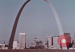 Image Gateway Arch Saint Louis Missouri USA, 1970, de la seconde 23 séquences d'archives historiques vidéo 65675023506
