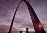 Image Gateway Arch Saint Louis Missouri USA, 1970, de la seconde 48 séquences d'archives historiques vidéo 65675023506