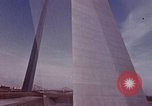 Image Gateway Arch Saint Louis Missouri USA, 1970, de la seconde 53 séquences d'archives historiques vidéo 65675023506