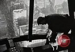 Standbild Empire State Building views New York City USA, 1970, aus Sekunde 11 historischem Filmmaterial Videoclip 65675023508