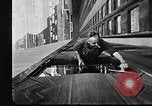 Standbild Empire State Building views New York City USA, 1970, aus Sekunde 14 historischem Filmmaterial Videoclip 65675023508