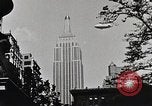 Standbild Empire State Building views New York City USA, 1970, aus Sekunde 16 historischem Filmmaterial Videoclip 65675023508