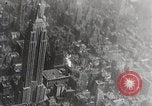 Standbild Empire State Building views New York City USA, 1970, aus Sekunde 17 historischem Filmmaterial Videoclip 65675023508