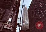 Standbild Empire State Building views New York City USA, 1970, aus Sekunde 34 historischem Filmmaterial Videoclip 65675023508