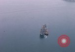 Immagine di Le navi in Cam Ranh Bay durante la Guerra del Vietnam Cam Ranh Bay Vietnam, 1967, secondo 3 filmato di repertorio 65675023519