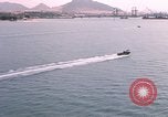 Immagine di Le navi in Cam Ranh Bay durante la Guerra del Vietnam Cam Ranh Bay Vietnam, 1967, secondo 28 filmato di repertorio 65675023519