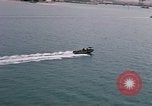 Immagine di Le navi in Cam Ranh Bay durante la Guerra del Vietnam Cam Ranh Bay Vietnam, 1967, secondo 30 filmato di repertorio 65675023519