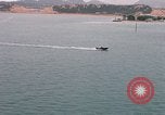 Immagine di Le navi in Cam Ranh Bay durante la Guerra del Vietnam Cam Ranh Bay Vietnam, 1967, secondo 35 filmato di repertorio 65675023519