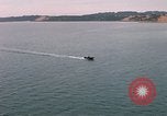 Immagine di Le navi in Cam Ranh Bay durante la Guerra del Vietnam Cam Ranh Bay Vietnam, 1967, secondo 39 filmato di repertorio 65675023519