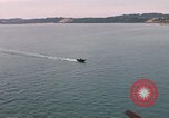 Immagine di Le navi in Cam Ranh Bay durante la Guerra del Vietnam Cam Ranh Bay Vietnam, 1967, secondo 40 filmato di repertorio 65675023519