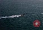 Immagine di Le navi in Cam Ranh Bay durante la Guerra del Vietnam Cam Ranh Bay Vietnam, 1967, secondo 44 filmato di repertorio 65675023519