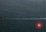 Immagine di Le navi in Cam Ranh Bay durante la Guerra del Vietnam Cam Ranh Bay Vietnam, 1967, secondo 48 filmato di repertorio 65675023519