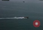 Immagine di Le navi in Cam Ranh Bay durante la Guerra del Vietnam Cam Ranh Bay Vietnam, 1967, secondo 49 filmato di repertorio 65675023519