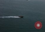 Immagine di Le navi in Cam Ranh Bay durante la Guerra del Vietnam Cam Ranh Bay Vietnam, 1967, secondo 50 filmato di repertorio 65675023519