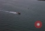 Immagine di Le navi in Cam Ranh Bay durante la Guerra del Vietnam Cam Ranh Bay Vietnam, 1967, secondo 54 filmato di repertorio 65675023519