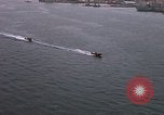 Immagine di Le navi in Cam Ranh Bay durante la Guerra del Vietnam Cam Ranh Bay Vietnam, 1967, secondo 57 filmato di repertorio 65675023519