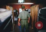Immagine di Cam Ranh Bay Vietnam fortificazioni Cam Ranh Bay Vietnam, 1967, secondo 6 filmato di repertorio 65675023520
