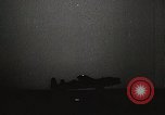 Immagine di Corazzata tedesca Tirpitz bombardato da RAF Tromso Norvegia, 1944, secondo 51 filmato di repertorio 65675023523