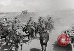Immagine di Esercito muli traghettato La Birmania, 1944, secondo 20 filmato di repertorio 65675023528