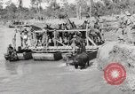 Immagine di Esercito muli traghettato La Birmania, 1944, secondo 57 filmato di repertorio 65675023528
