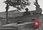 Standbild 90th Infantry Division Alencon Frankreich, 1944, aus Sekunde 11 historischem Filmmaterial Videoclip 65675023532
