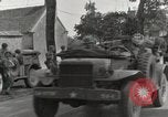 Standbild 90th Infantry Division Alencon Frankreich, 1944, aus Sekunde 23 historischem Filmmaterial Videoclip 65675023532