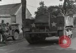 Standbild 90th Infantry Division Alencon Frankreich, 1944, aus Sekunde 25 historischem Filmmaterial Videoclip 65675023532