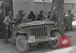 Standbild 90th Infantry Division Alencon Frankreich, 1944, aus Sekunde 48 historischem Filmmaterial Videoclip 65675023532