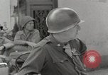 Standbild 90th Infantry Division Alencon Frankreich, 1944, aus Sekunde 60 historischem Filmmaterial Videoclip 65675023532