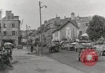 Standbild 90th Infantry Division Alencon Frankreich, 1944, aus Sekunde 4 historischem Filmmaterial Videoclip 65675023533