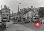 Standbild 90th Infantry Division Alencon Frankreich, 1944, aus Sekunde 7 historischem Filmmaterial Videoclip 65675023533