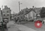 Standbild 90th Infantry Division Alencon Frankreich, 1944, aus Sekunde 12 historischem Filmmaterial Videoclip 65675023533
