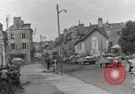 Standbild 90th Infantry Division Alencon Frankreich, 1944, aus Sekunde 14 historischem Filmmaterial Videoclip 65675023533