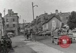 Standbild 90th Infantry Division Alencon Frankreich, 1944, aus Sekunde 16 historischem Filmmaterial Videoclip 65675023533