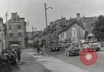 Standbild 90th Infantry Division Alencon Frankreich, 1944, aus Sekunde 20 historischem Filmmaterial Videoclip 65675023533