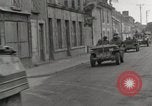 Standbild 90th Infantry Division Alencon Frankreich, 1944, aus Sekunde 40 historischem Filmmaterial Videoclip 65675023533
