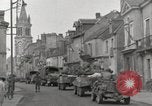 Standbild 90th Infantry Division Alencon Frankreich, 1944, aus Sekunde 53 historischem Filmmaterial Videoclip 65675023533