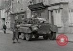Standbild 90th Infantry Division Alencon Frankreich, 1944, aus Sekunde 55 historischem Filmmaterial Videoclip 65675023533