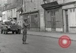 Standbild 90th Infantry Division Alencon Frankreich, 1944, aus Sekunde 60 historischem Filmmaterial Videoclip 65675023533
