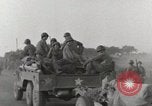 Standbild 90th Infantry Division Alencon Frankreich, 1944, aus Sekunde 40 historischem Filmmaterial Videoclip 65675023535
