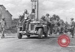 Immagine di Catturato prigionieri nazista Chambois Francia, 1944, secondo 43 filmato di repertorio 65675023538
