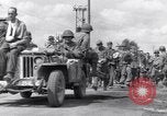 Immagine di Catturato prigionieri nazista Chambois Francia, 1944, secondo 46 filmato di repertorio 65675023538