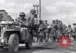 Immagine di Catturato prigionieri nazista Chambois Francia, 1944, secondo 47 filmato di repertorio 65675023538