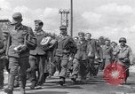 Immagine di Catturato prigionieri nazista Chambois Francia, 1944, secondo 52 filmato di repertorio 65675023538